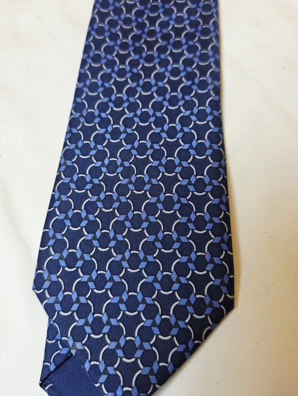 Vintage Hermès Paris 100% Silk Men’s Tie Navy Blue Geometric 53” x 3”